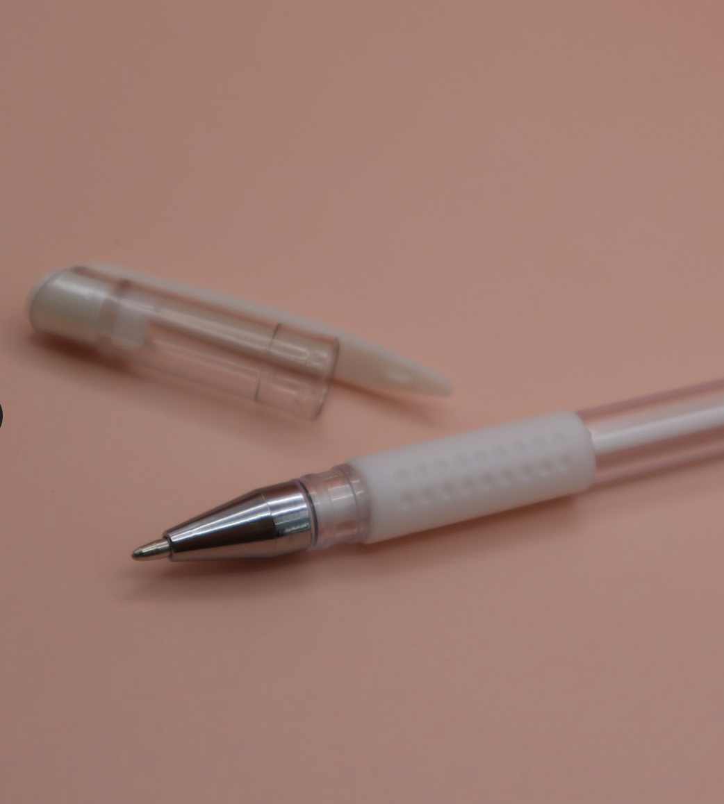 Style marqueur Blanc ( sourcils & lèvres )